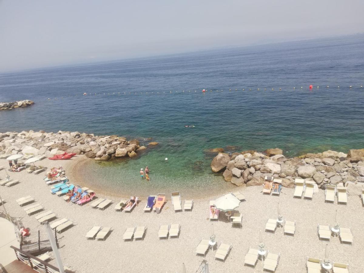Maremonti Apartments Castellammare di Stabia Exterior foto